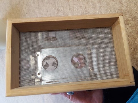 MOXA - Stojánek 2 otvory