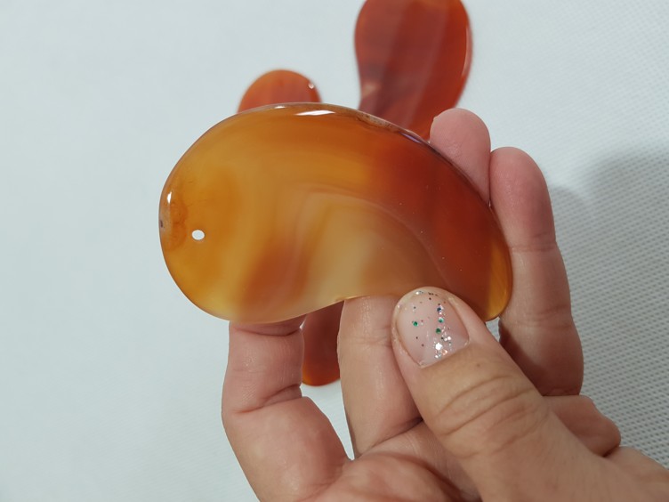 GUASHA - Červená masážní destička ve tvaru ptáčka