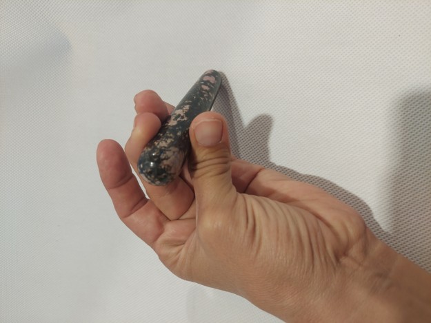 GUASHA - Flekatá masážní tyčinka 