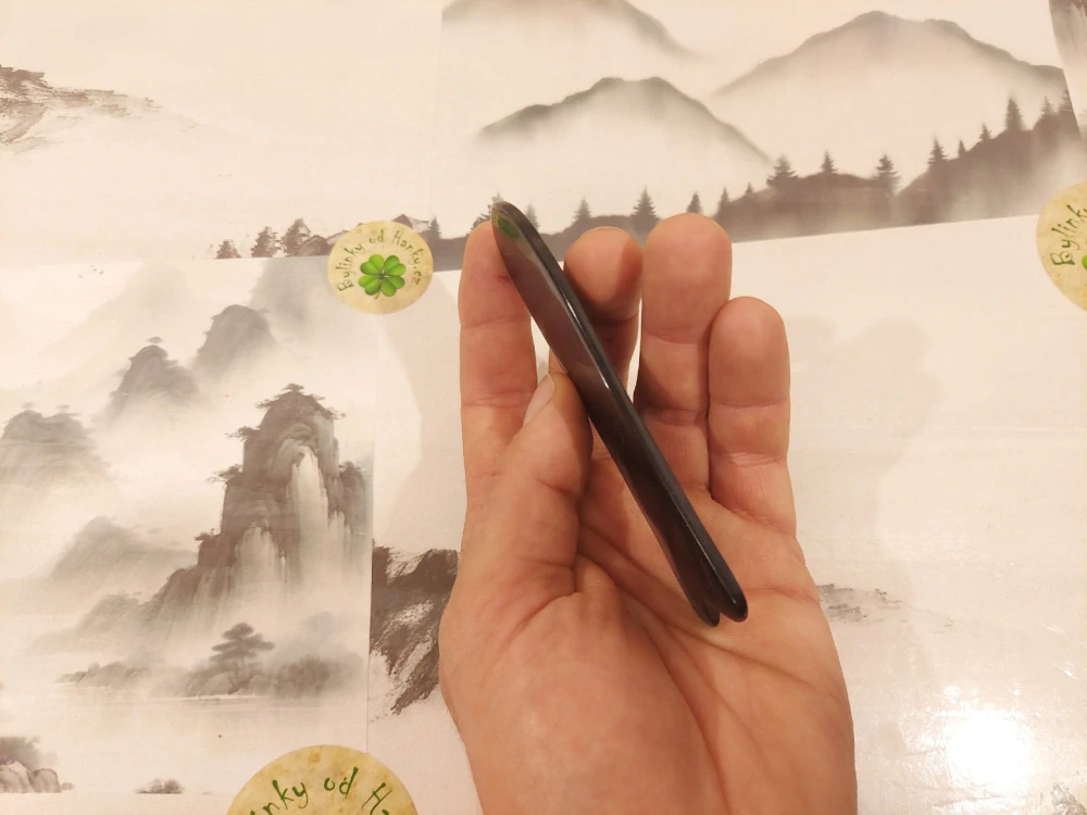 GUASHA - Destička ve tvaru rybičky z rohoviny