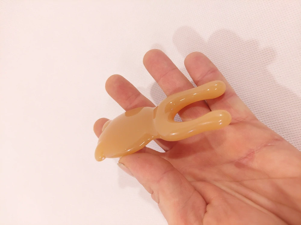 GUASHA - Karamelová Masážní Pomůcka z Pryskyřice