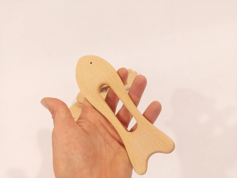 GUASHA - Dřevěná Masážní Pomůcka ve tvaru Ryby