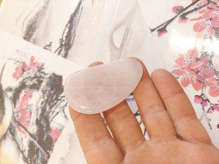 GUASHA - Růžová masážní slza