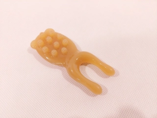 GUASHA - Karamelová Masážní Pomůcka z Pryskyřice