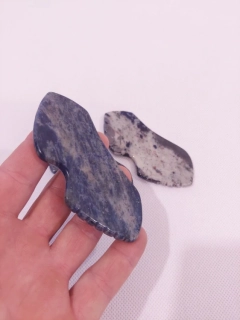 GUASHA - Modrý Aventurin ve Tvaru Rtů